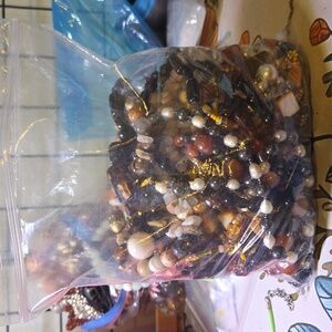 Multicolor, Beaded Neckace Bag (10 To 15 Wearable Necklaces)